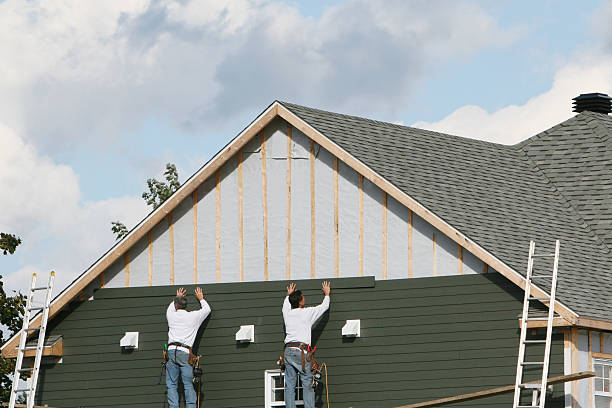 Professional Siding technician working in Frankfort, KY